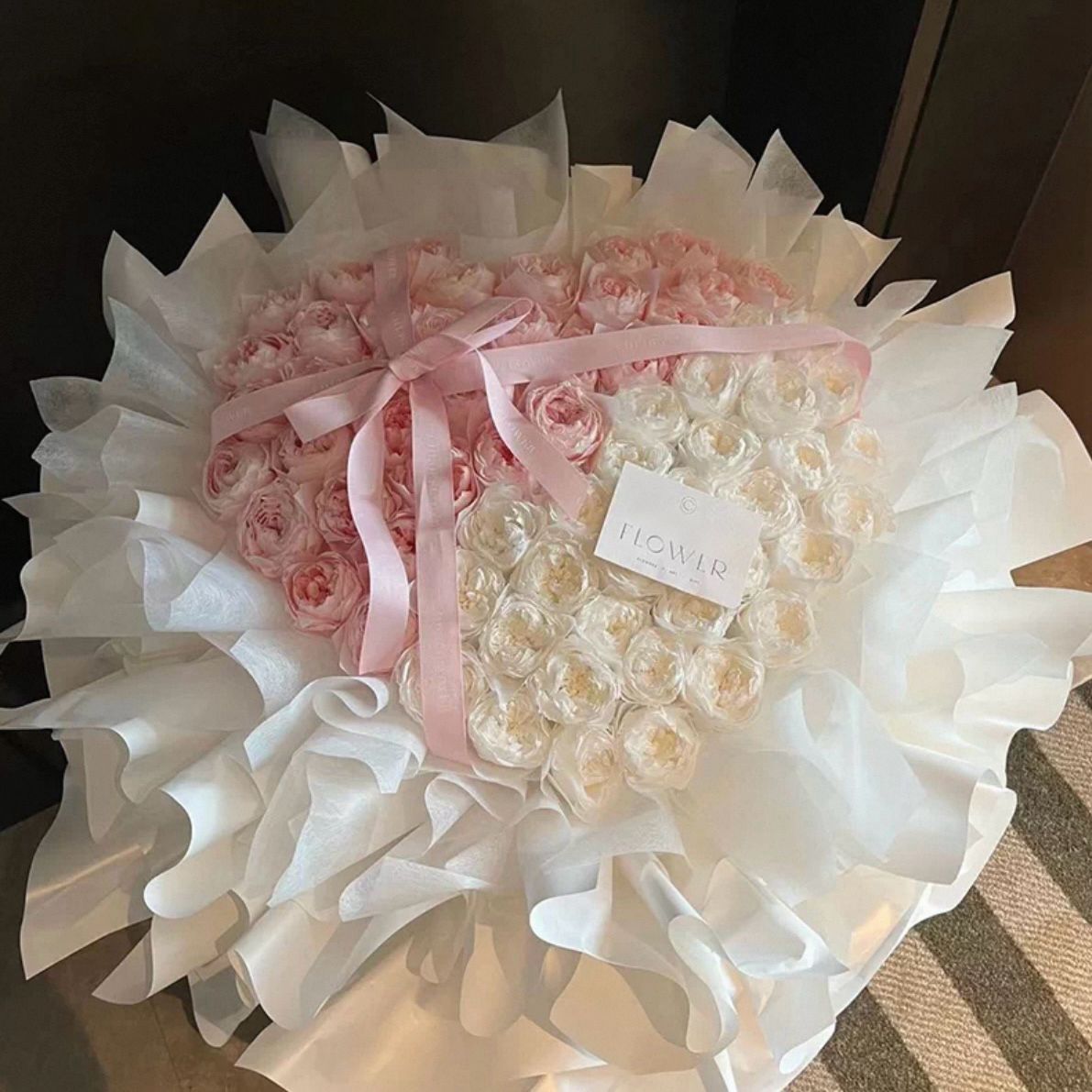 Scarlett's Bouquet – 60 Dual Colour Roses