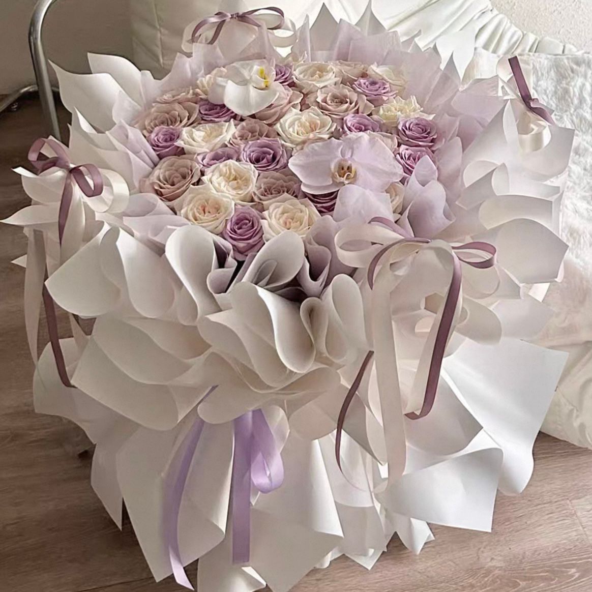 Vivian's Bouquet – 52 Multicolour Roses