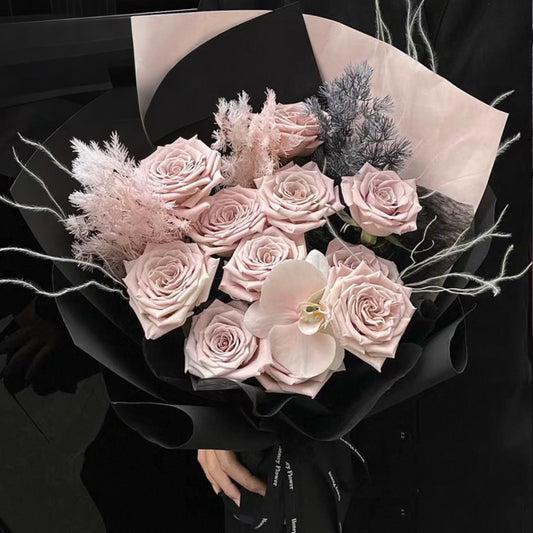 Jennie's Bouquet – 11 Pink Roses